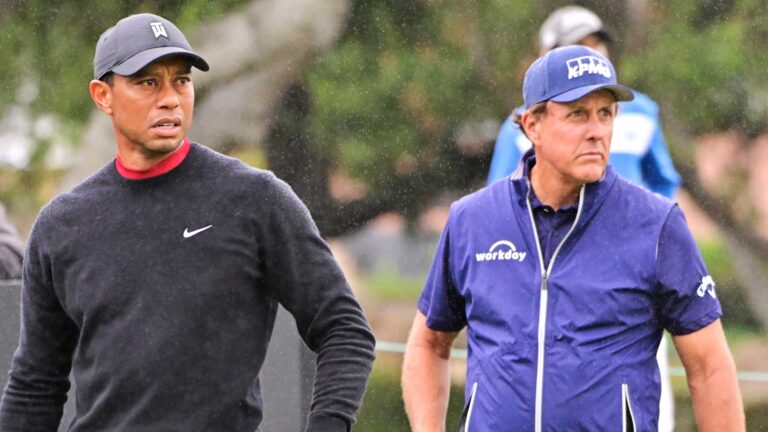  Tiger Woods and Phil Mickelson
